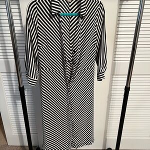 H&M Black and White Chevron Long Sleeve Dress